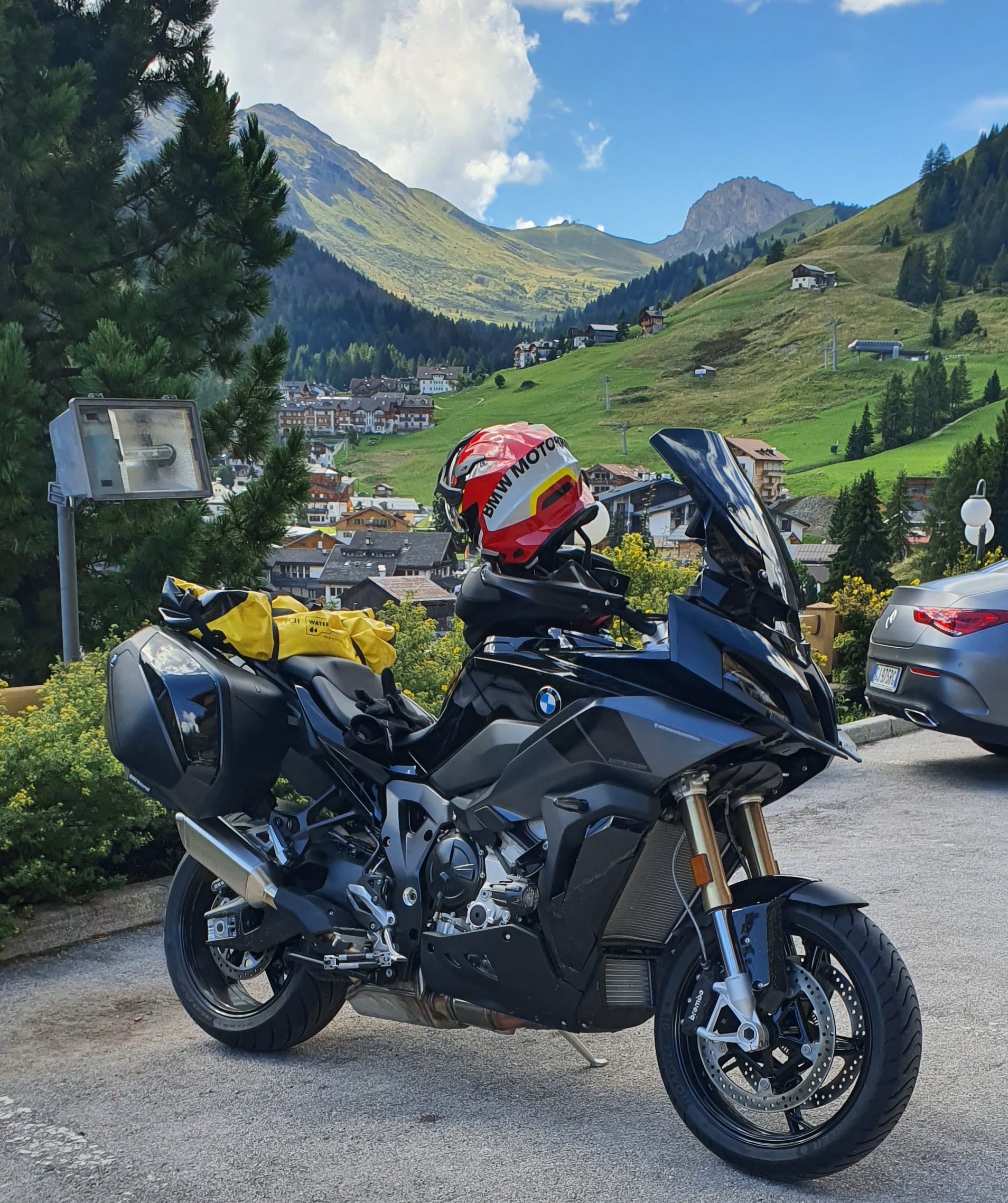 Dieses Bild hat ein leeres alt-Attribut; sein Dateiname ist S1000XR_Schwarz_2023.jpg